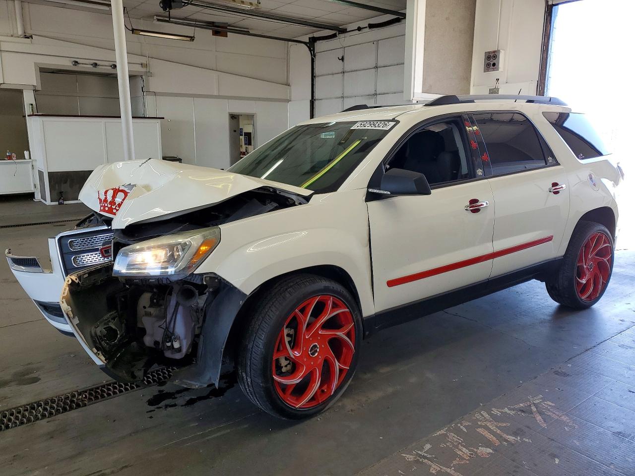 2015 GMC Acadia SLE, VIN 1GKKRNED9FJ199225 — Front end