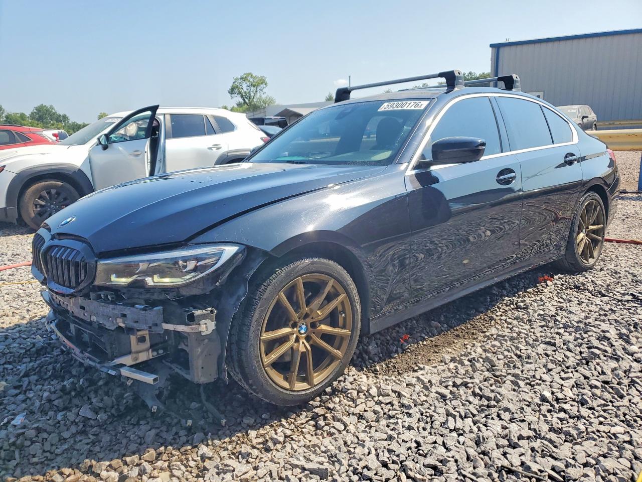 2019 BMW 3 Series 330i, VIN WBA5R1C5XKAK06901 — Перед