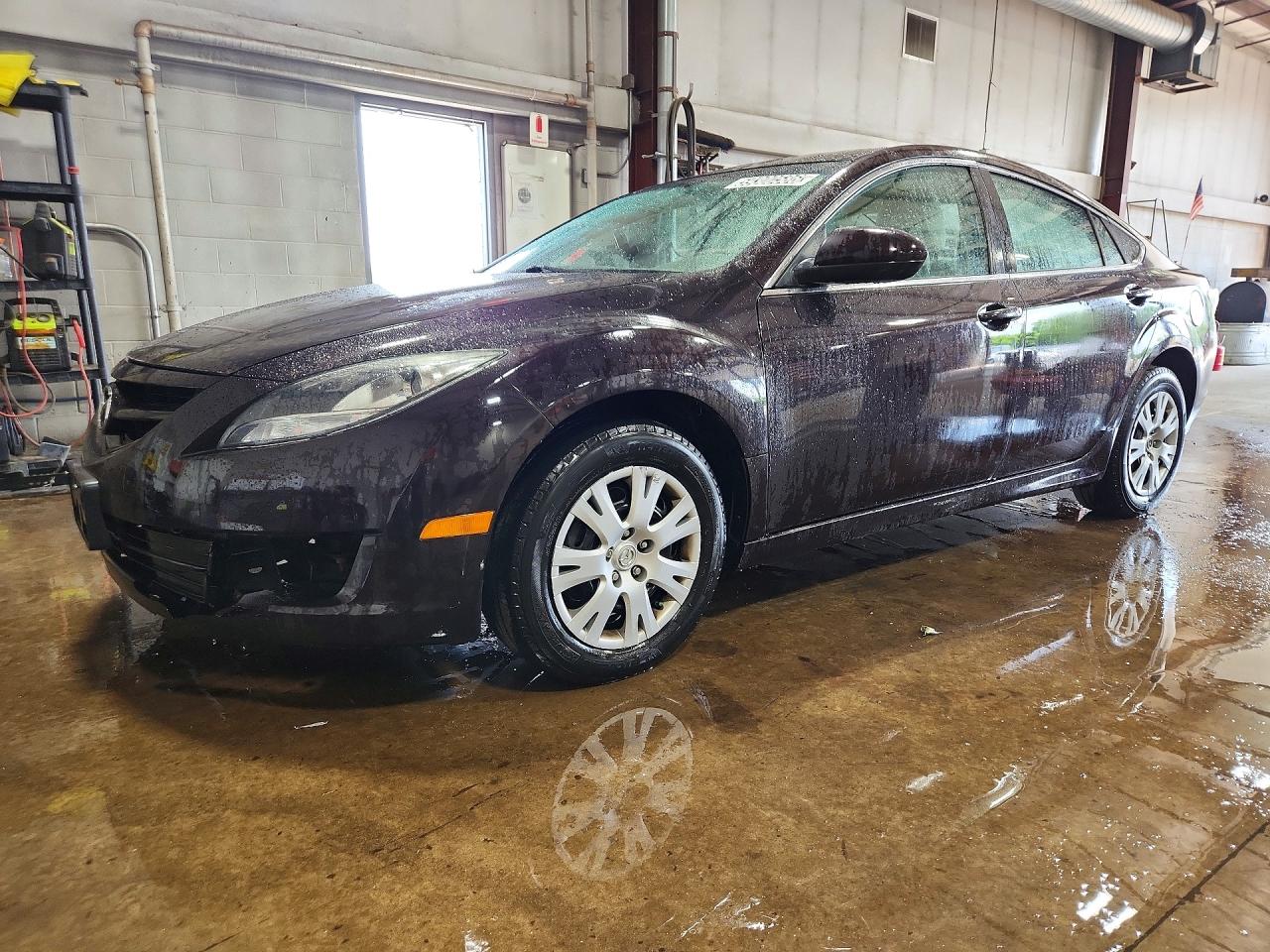 2011 Mazda 6 i Sport, VIN 1YVHZ8BH0B5M07102 — Front end