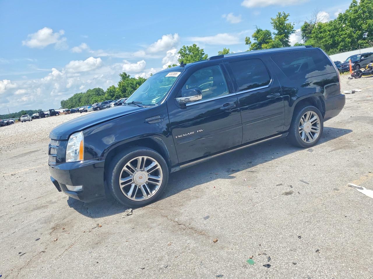 2014 Cadillac Escalade ESV Premium, VIN 1GYS4JEF9ER242170 — Interior fire