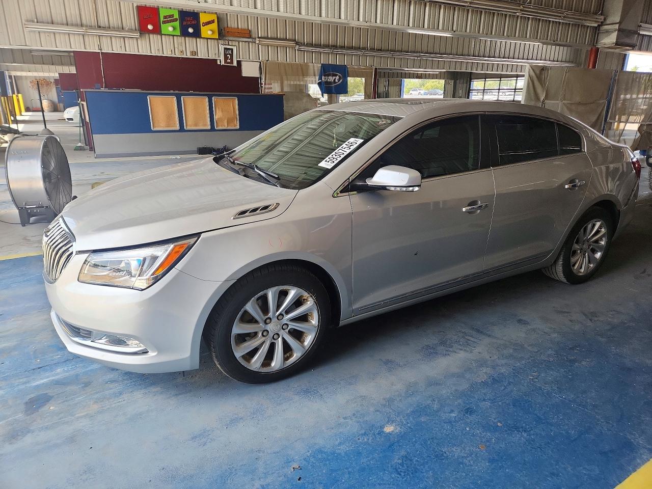 2015 Buick LaCrosse Leather, VIN 1G4GB5G32FF182906 — Перед
