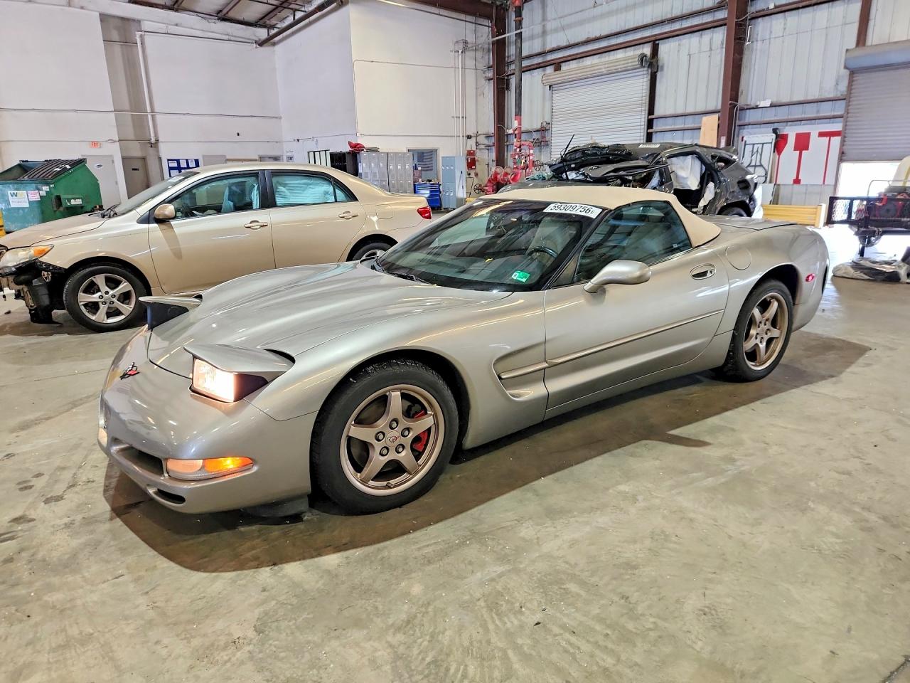 2000 Chevrolet Corvette, VIN 1G1YY32G1Y5110229 — Rear end