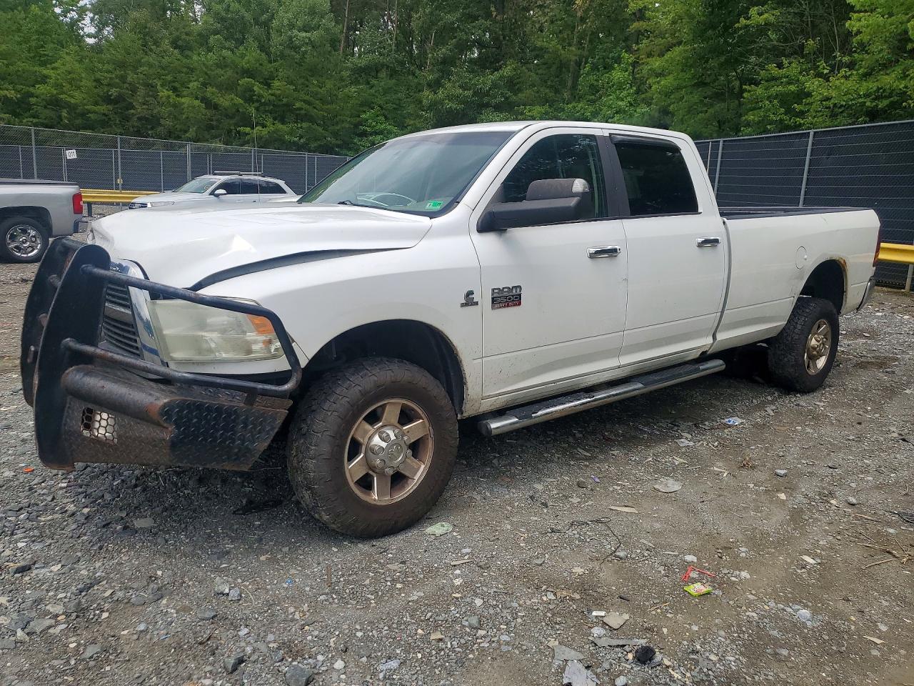 2011 Ram 3500 Laramie, VIN 3D73Y3CL1BG572888 — Front end