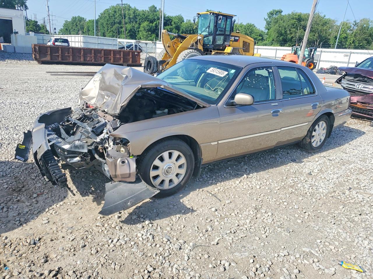 2004 Mercury Grand Marquis LS Premium, VIN 2MEFM75WX4X669371 — Front end
