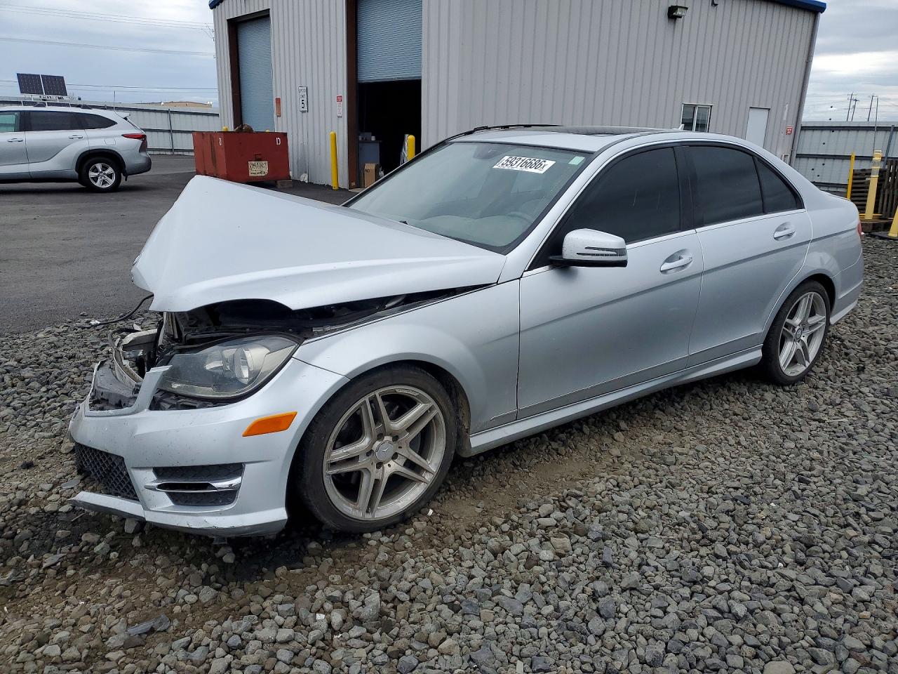 2013 Mercedes-Benz C 300 Sport, VIN WDDGF8AB1DG081542 — Front end