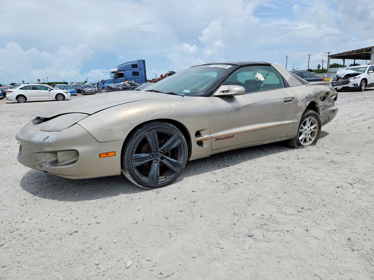2000 Pontiac Firebird Firebird, VIN 2G2FS22K5Y2175874 — Rear end