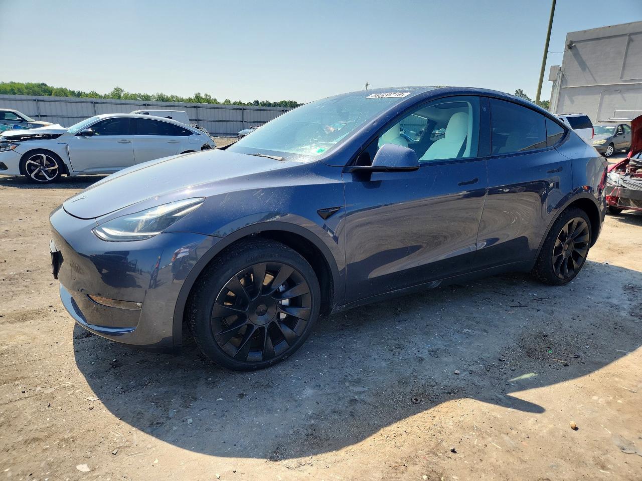 2023 Tesla Model Y Long Range, VIN 7SAYGDEE1PF594865 — Roof