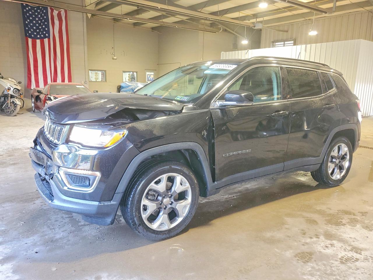 2020 Jeep Compass Limited, VIN 3C4NJDCB4LT135447 — Front end