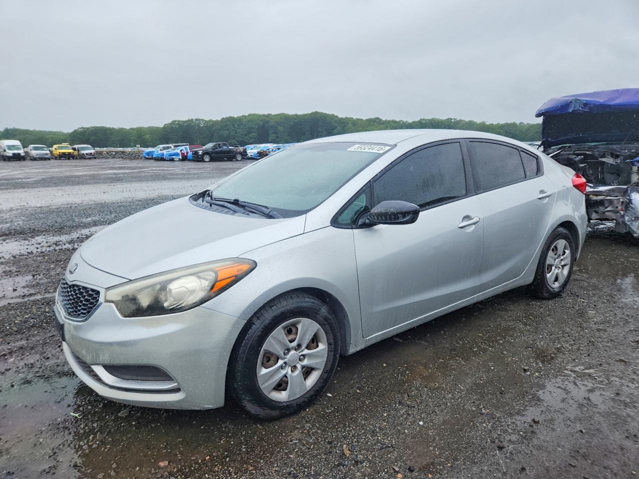 2014 Kia Forte LX, VIN KNAFK4A6XE5071826 — Бок