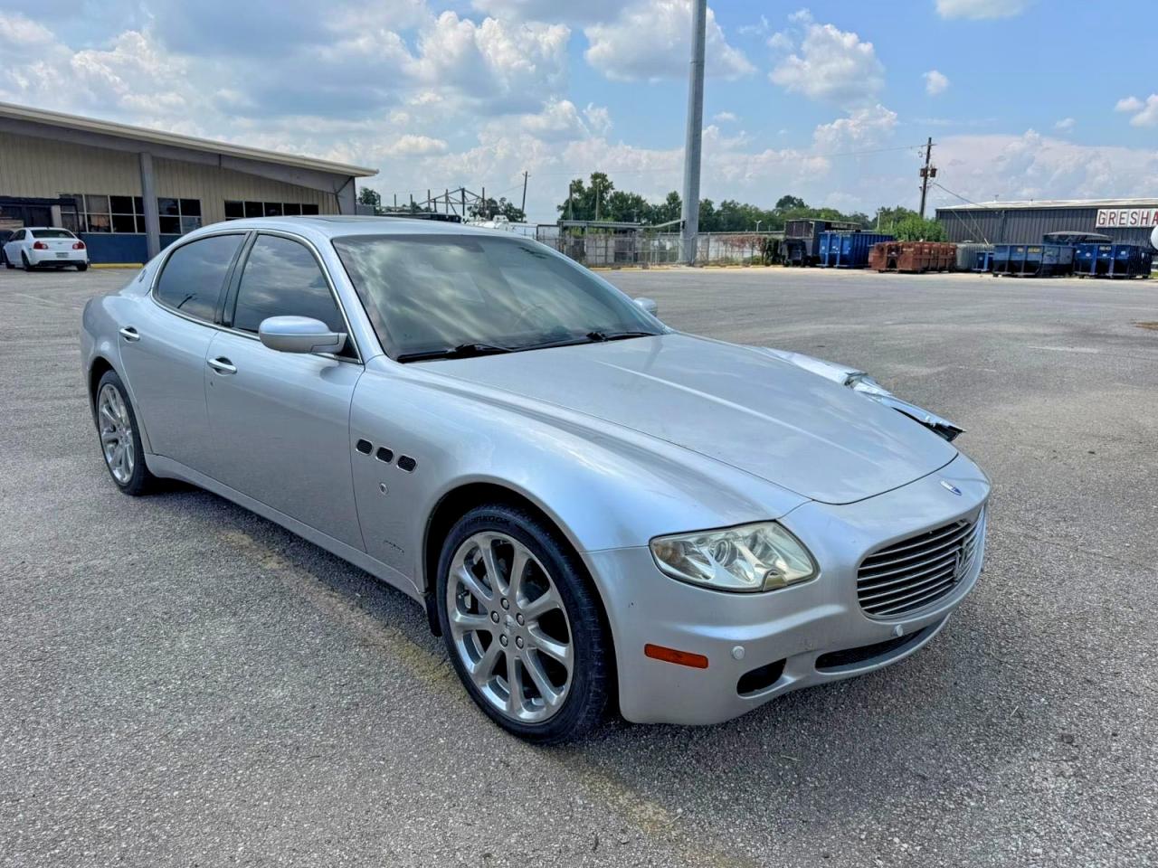 2006 Maserati Quattroporte, VIN ZAMCE39A360022008 — Front end