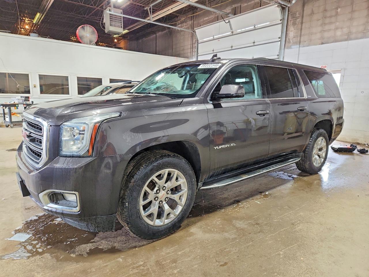 2017 GMC Yukon XL SLT, VIN 1GKS2GKCXHR183633 — Roof