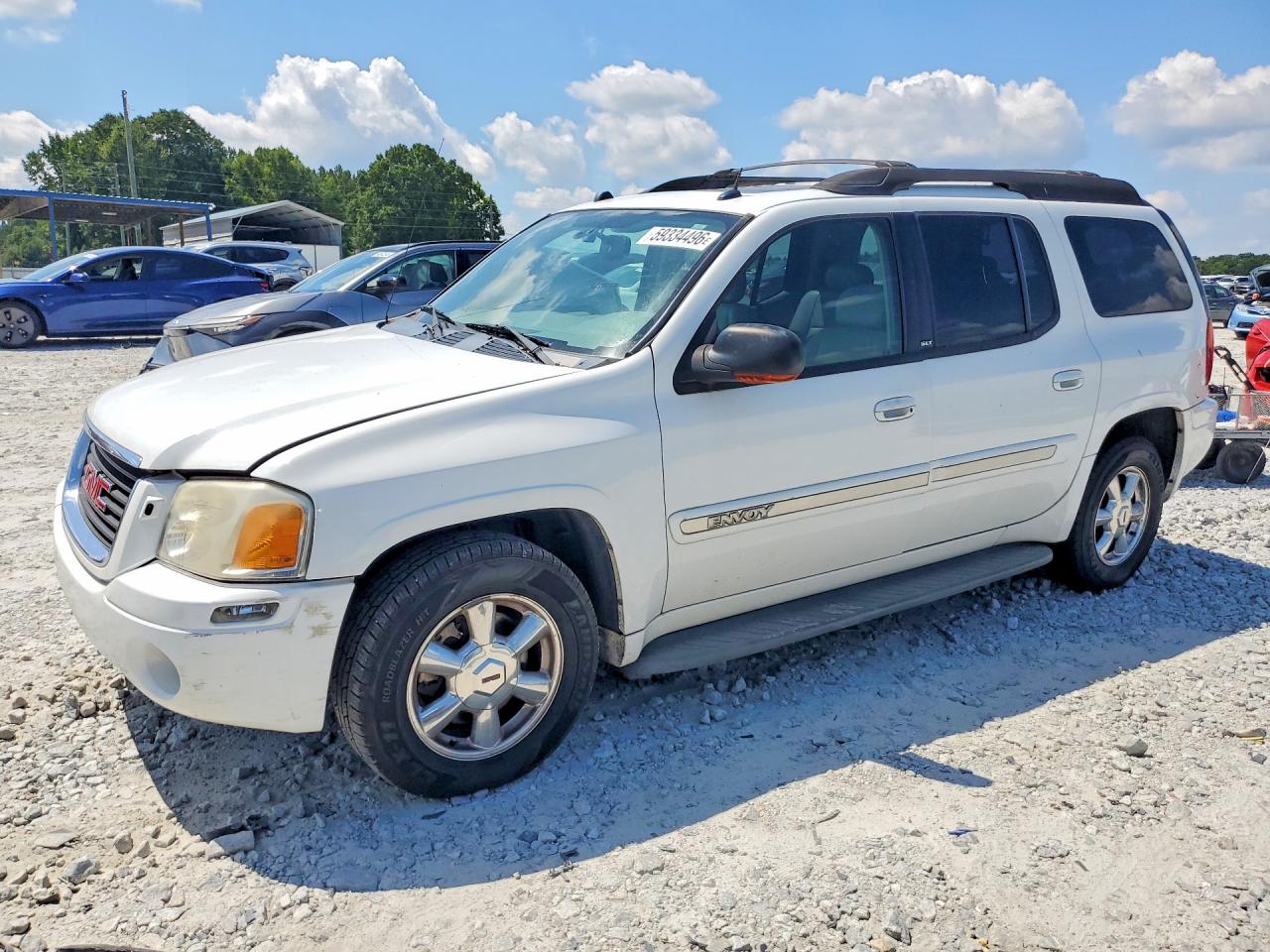 2005 GMC Envoy SLE, VIN 1GKES16S456149941 — Front end
