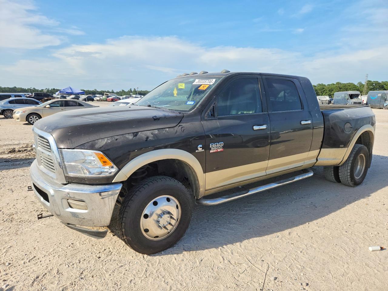 2011 Ram 3500 Laramie Longhorn, VIN 3D73Y4HL0BG551268 — Днище