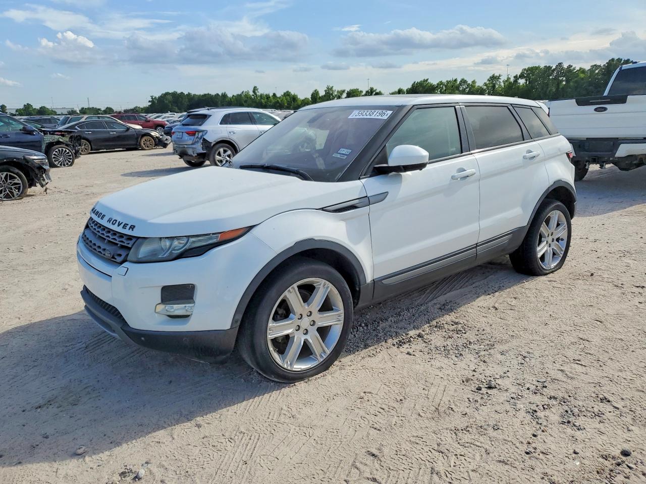 2014 Land Rover Range Rover Evoque Pure Plus, VIN SALVP2BG2EH895368 — Minor dents and scratches