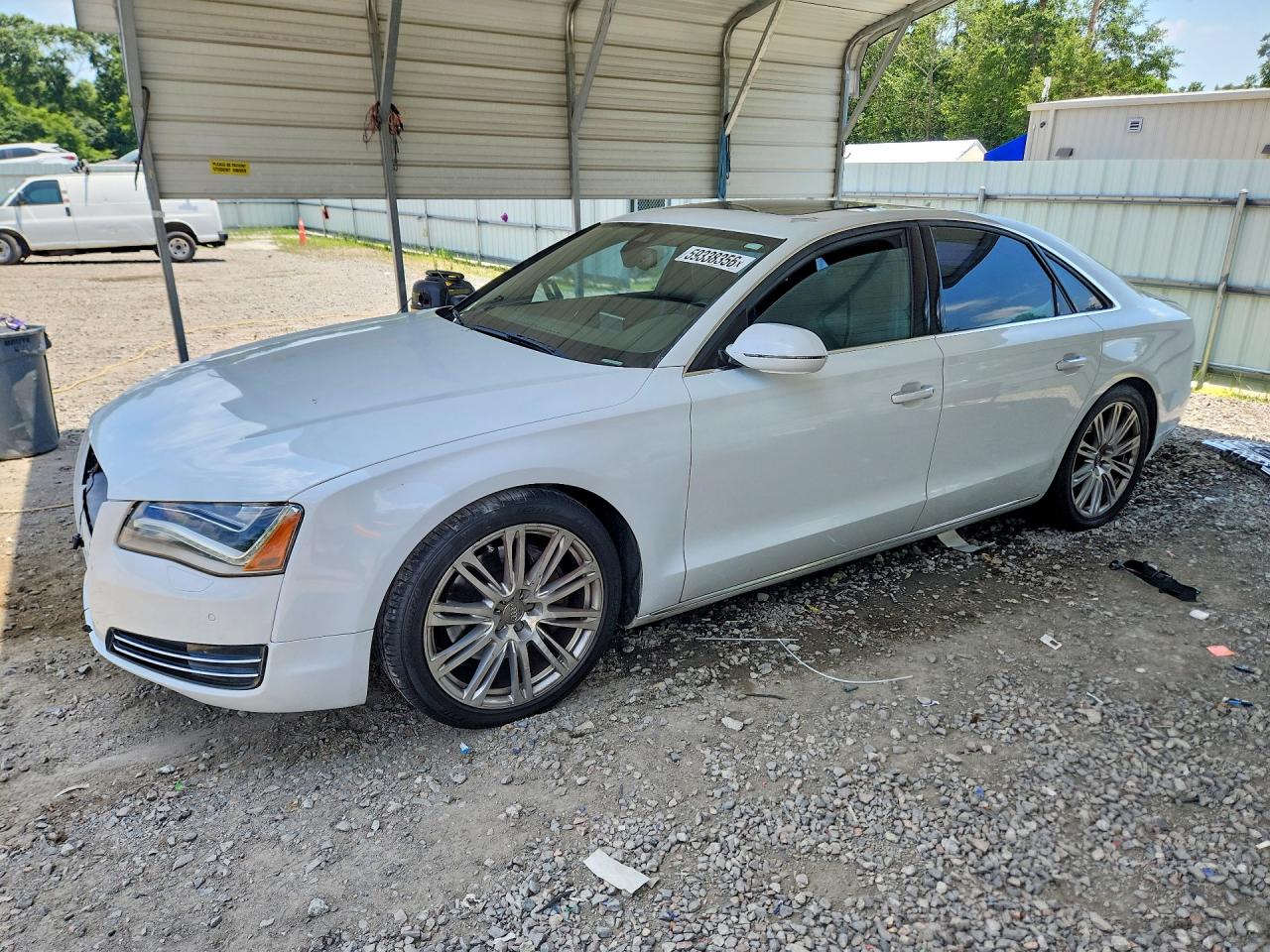 2013 Audi A8 3.0L, VIN WAUAGAFD9DN017112 — Перед