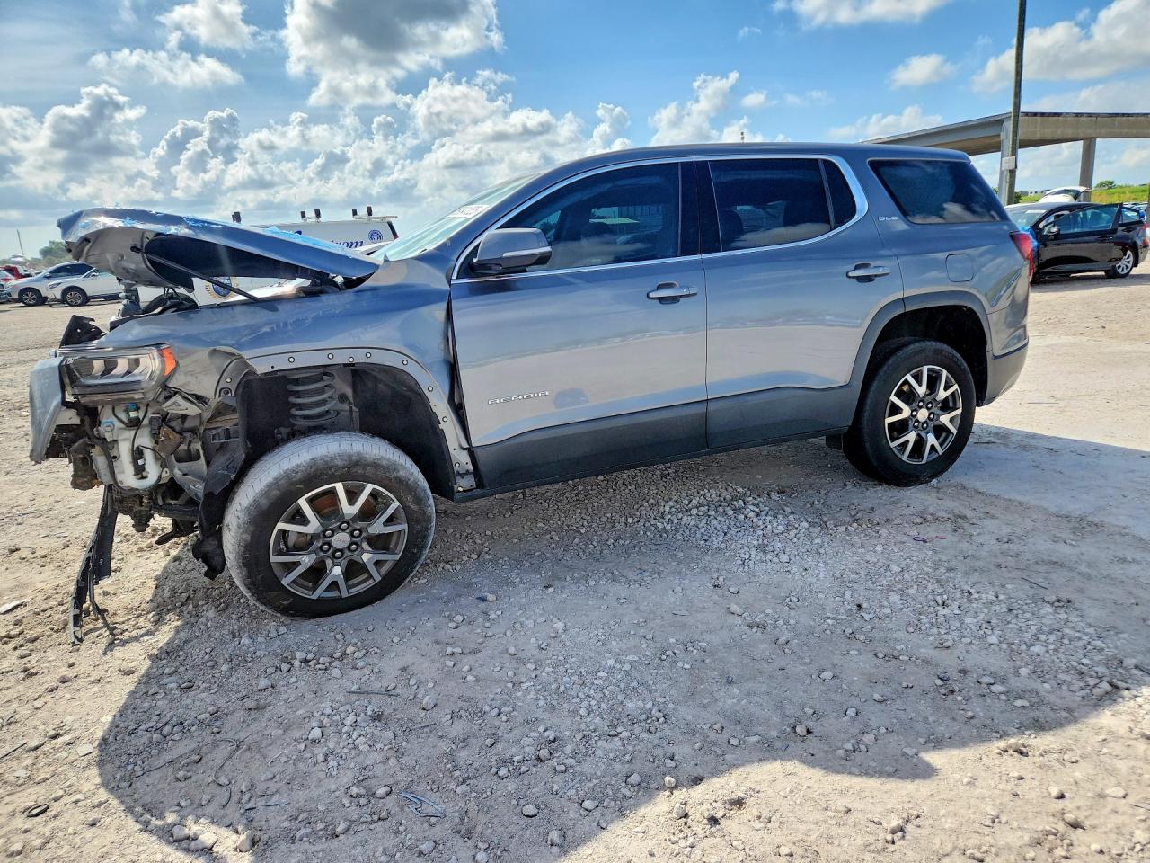 2020 GMC Acadia SLE, VIN 1GKKNRL48LZ176912 — Front end