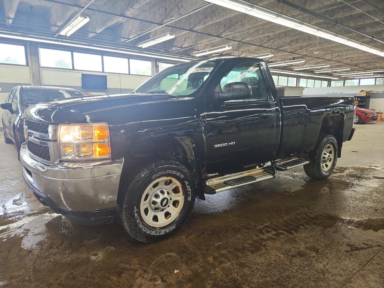 2012 Chevrolet Silverado 3500HD Work Truck, VIN 1GC3KZCG1CZ175636 — Side
