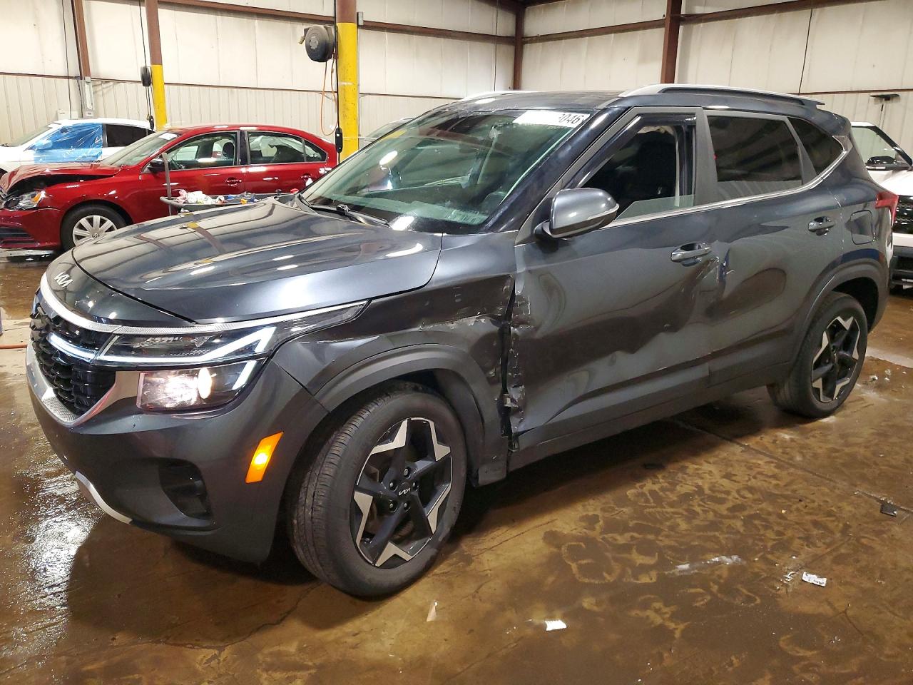 2024 Kia Seltos EX, VIN KNDERCAA1R7653476 — Бок