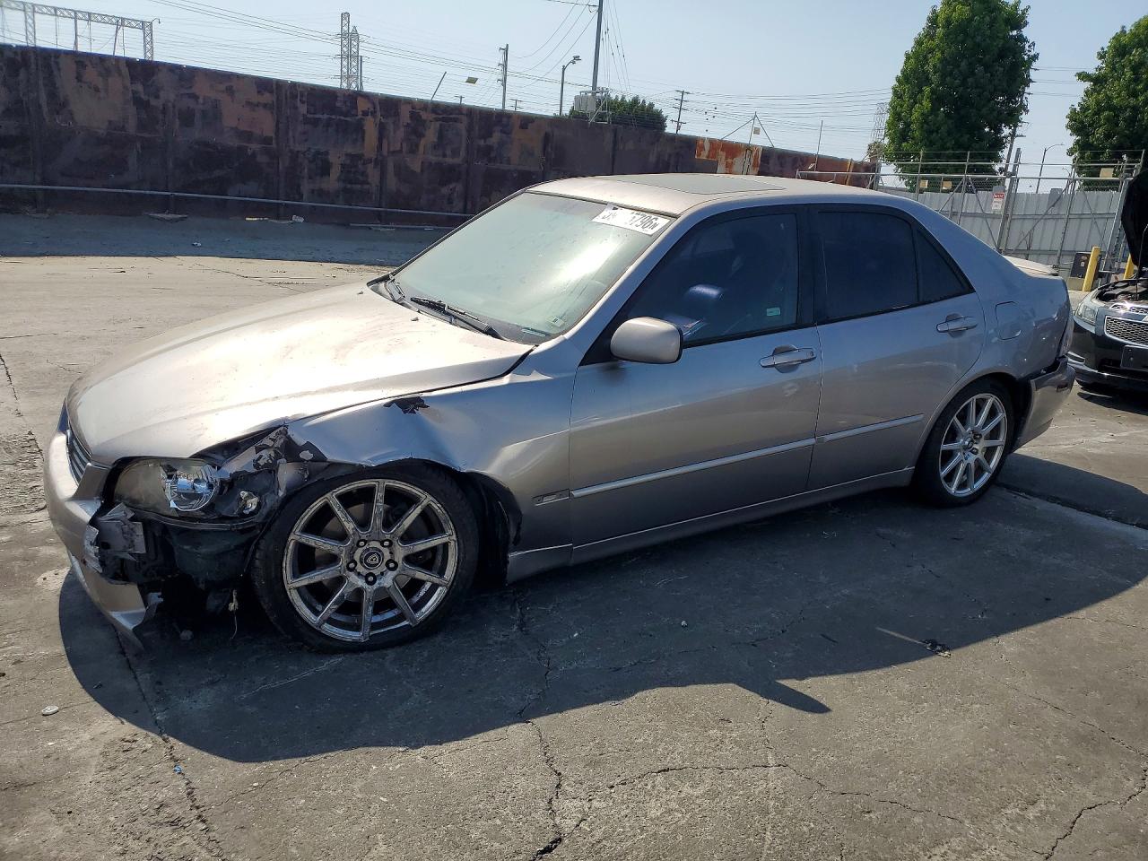 2004 Lexus IS 300/350, VIN JTHBD192540091326 — Front end