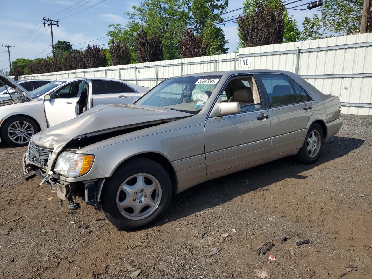 1998 Mercedes-Benz S 320/430/500, VIN WDBGA43G0WA386349 — Front end