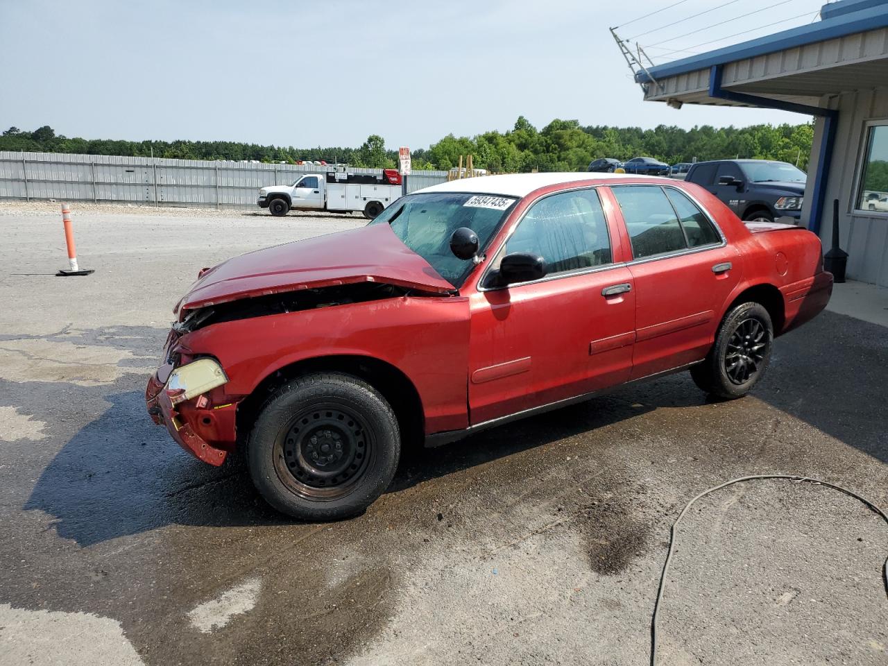 1999 Ford Crown Victoria Police, VIN 2FAFP71W7XX167653 — Front end