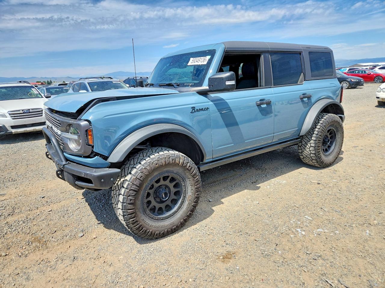 2022 Ford Bronco, VIN 1FMEE5DH9NLB07800 — Перед