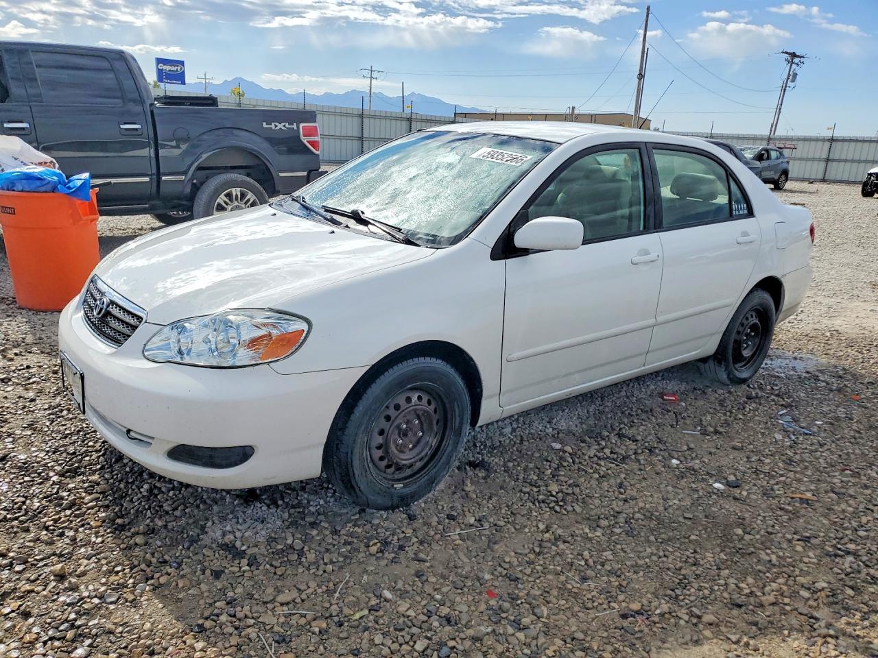 2007 Toyota Corolla CE, VIN 1NXBR32E37Z930076 — Front end