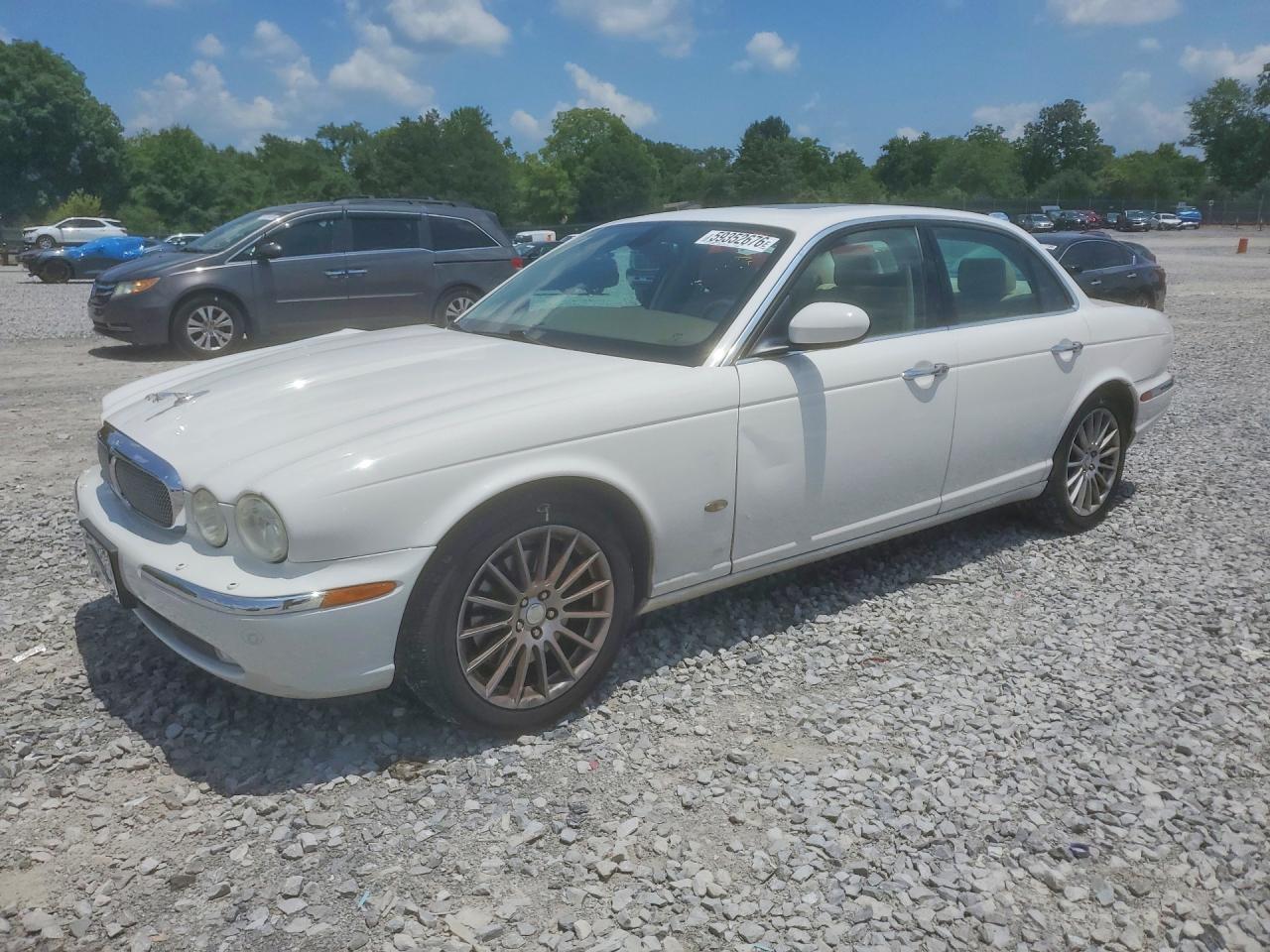 2006 Jaguar XJ 8, VIN SAJWA71B26SH03956 — Side