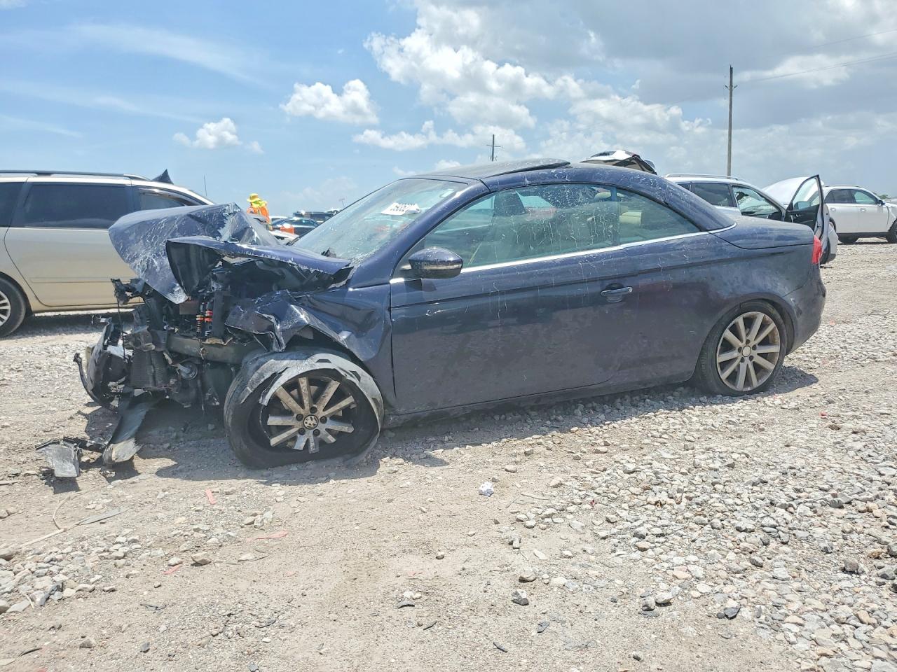 2009 Volkswagen Eos Komfort, VIN WVWBA71FX9V021536 — Front end