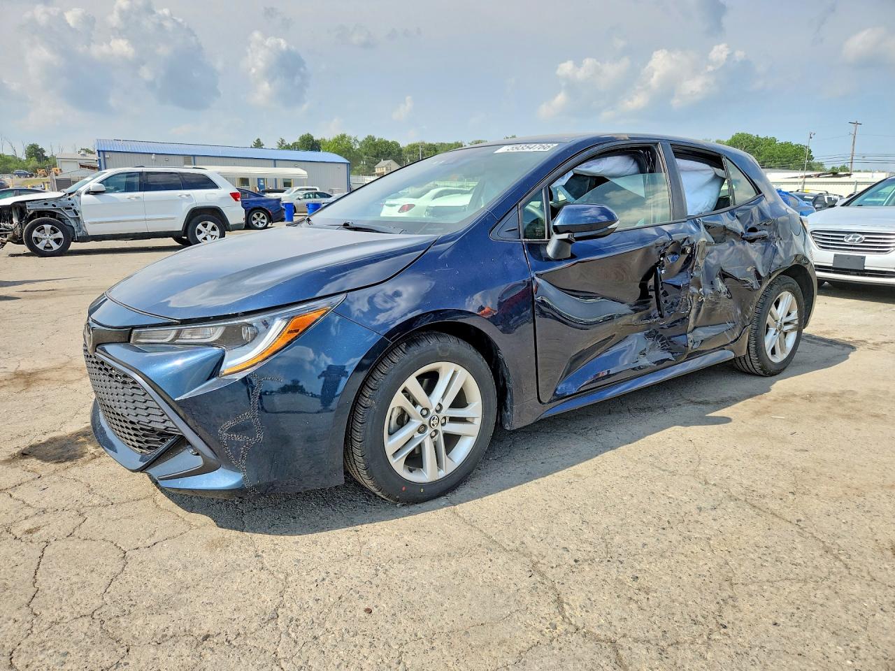 2022 Toyota Corolla SE, VIN JTND4MBE7N3181489 — Side