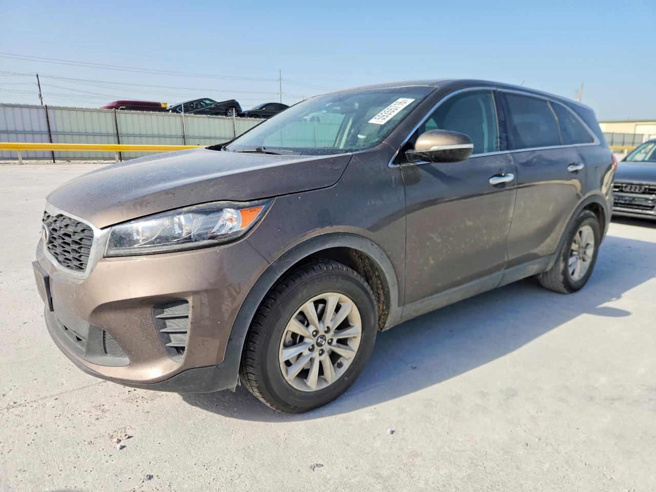 2019 Kia Sorento S, VIN 5XYPG4A56KG554880 — Normal wear