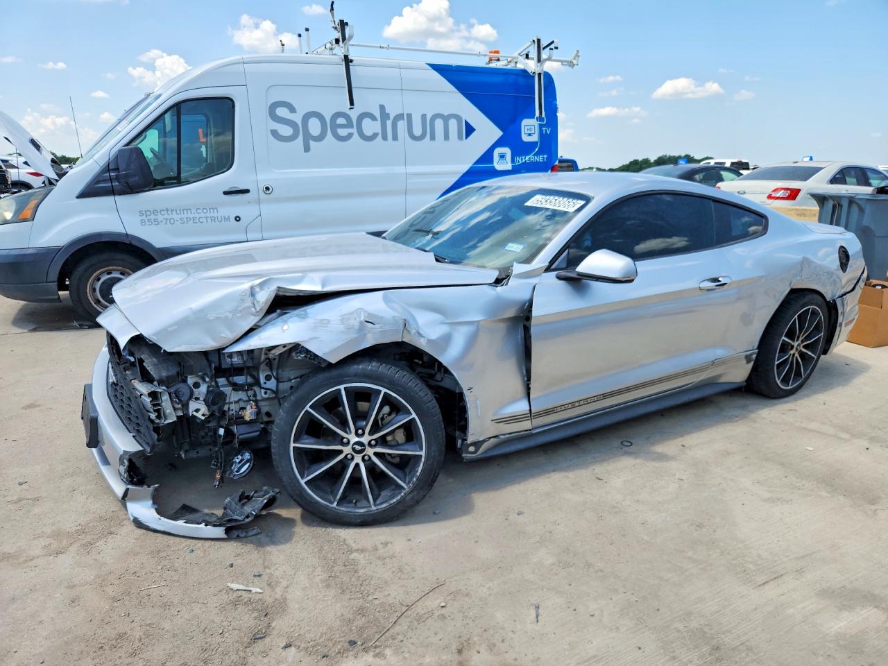 2016 Ford Mustang EcoBoost, VIN 1FA6P8TH7G5220955 — Front end