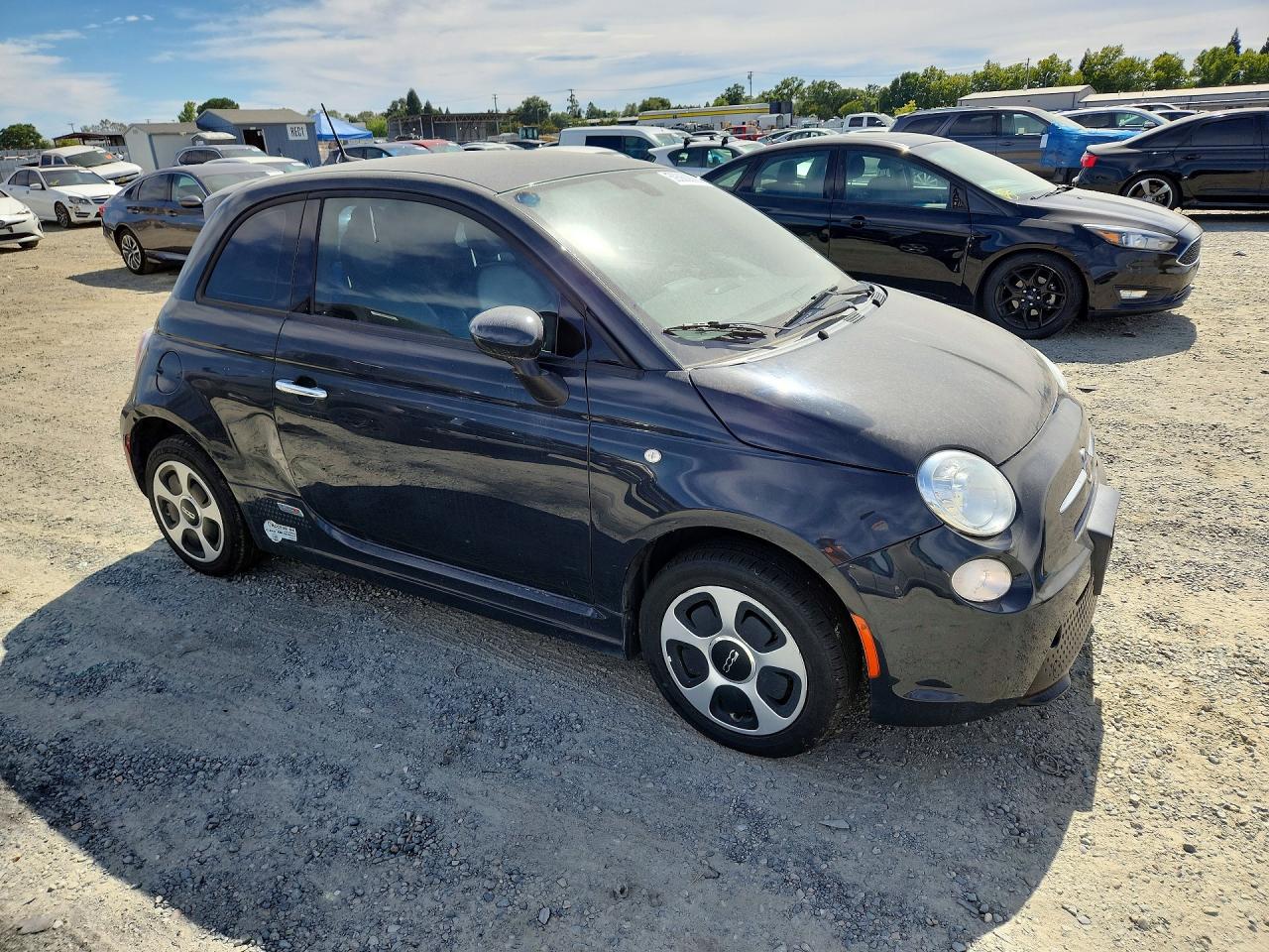 2016 FIAT 500e, VIN 3C3CFFGE4GT193111 — Normal wear