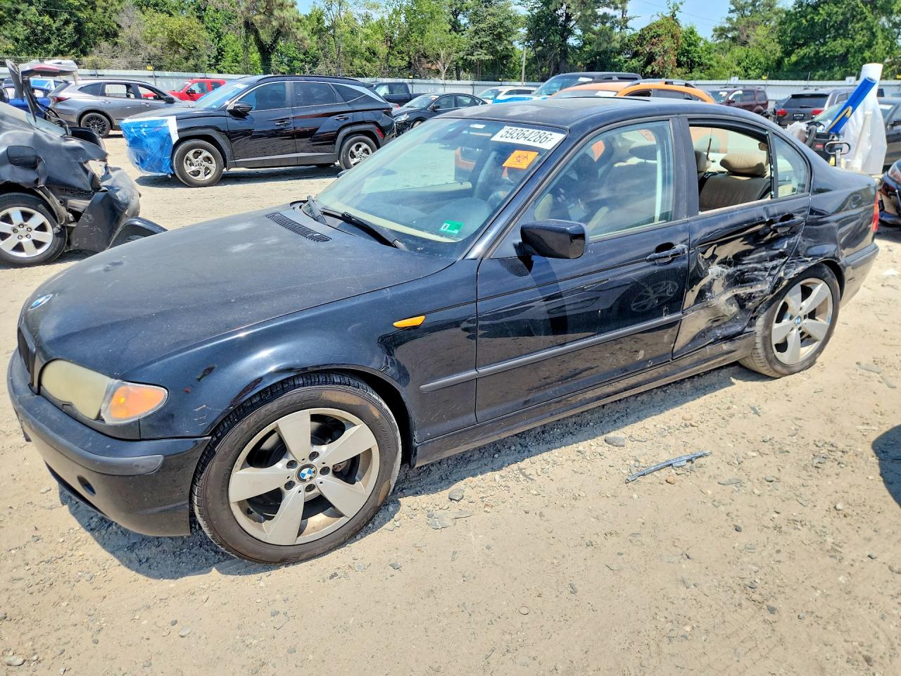 2004 BMW 3 Series 325i, VIN WBAEV33464KR28507 — Side