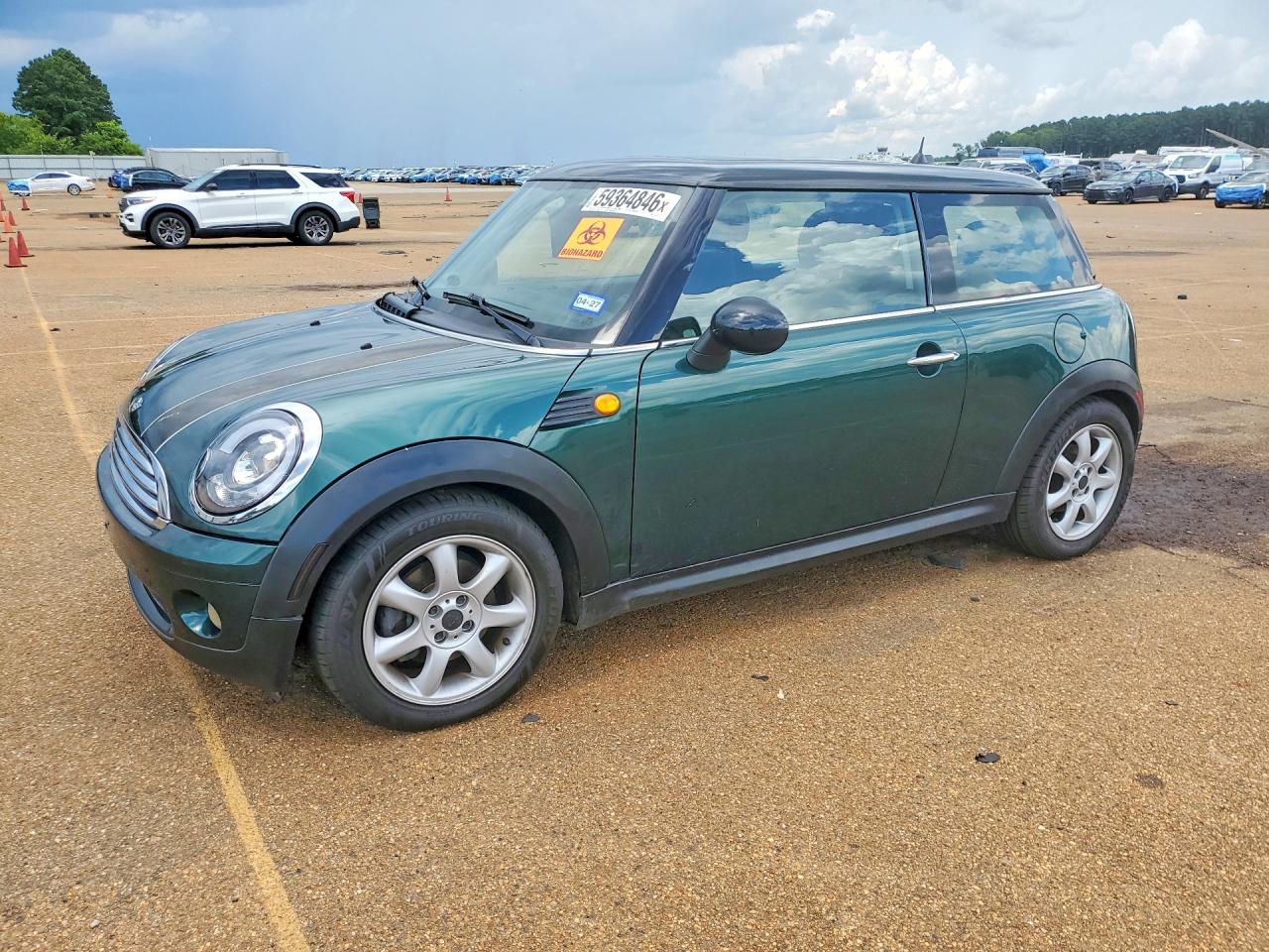 2007 MINI Hardtop, VIN WMWMF33577TT51325 — Перед