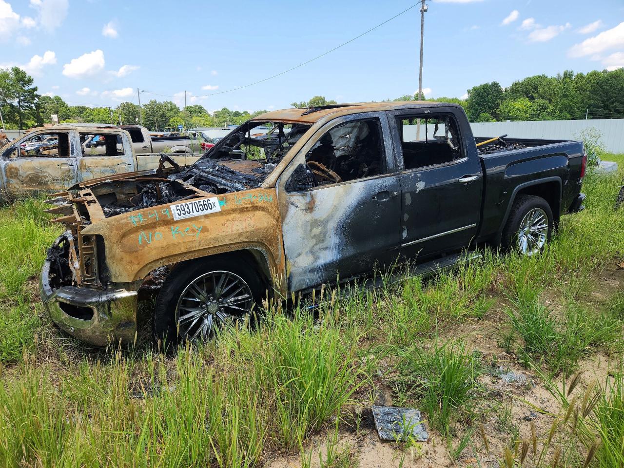 2018 GMC Sierra 1500 SLT, VIN 3GTU2NEC3JG546400 — Burn