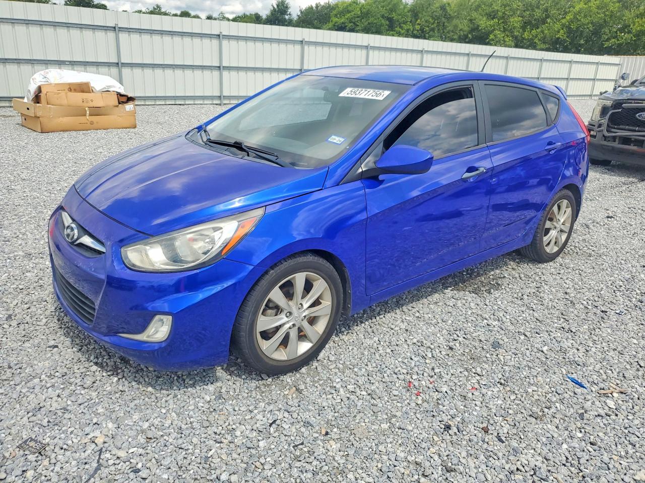 2012 Hyundai Accent SE, VIN KMHCU5AE4CU057447 — Minor dents and scratches