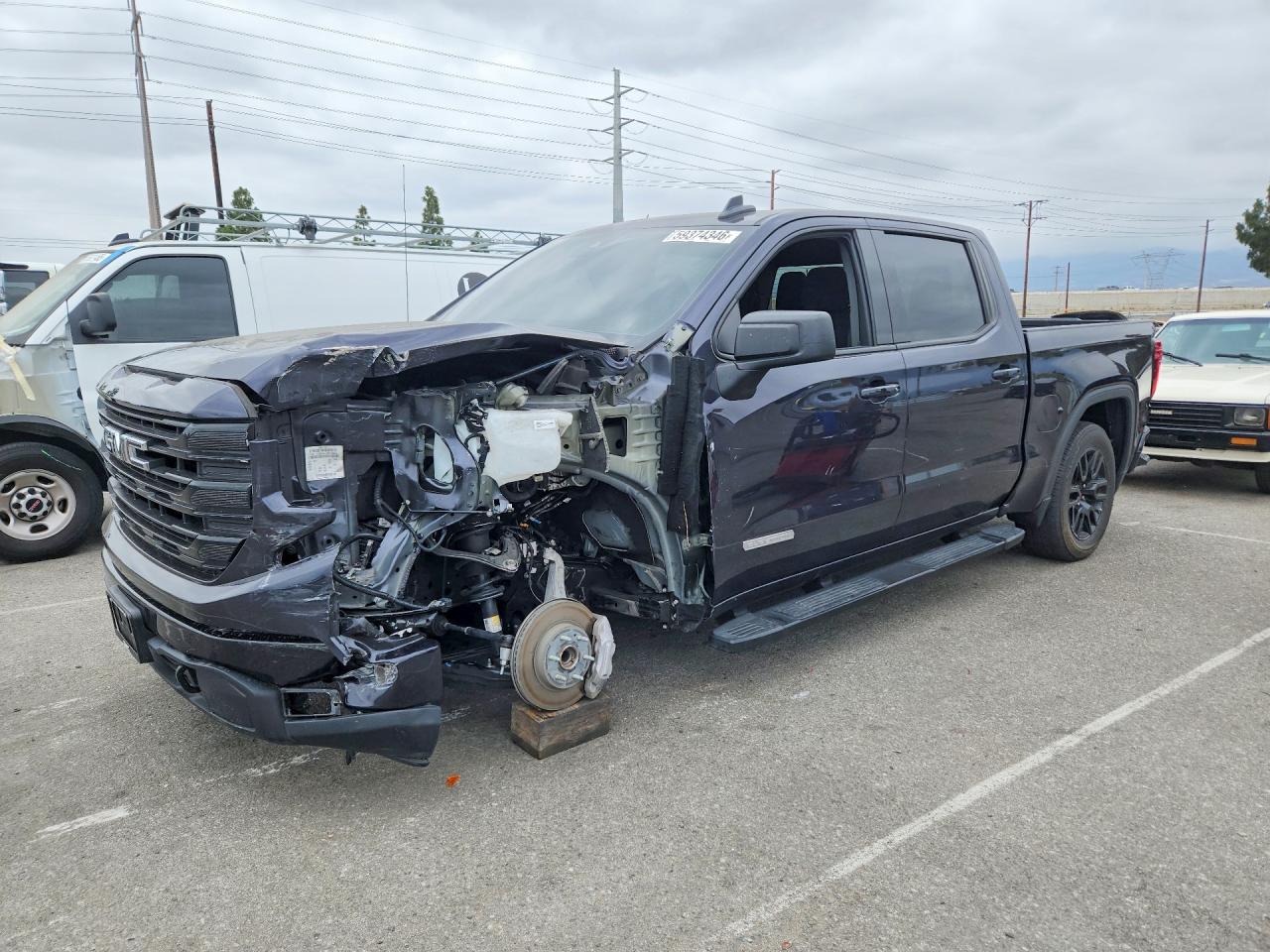 2024 GMC Sierra 1500 Elevation, VIN 3GTPHCEK0RG330541 — Front end