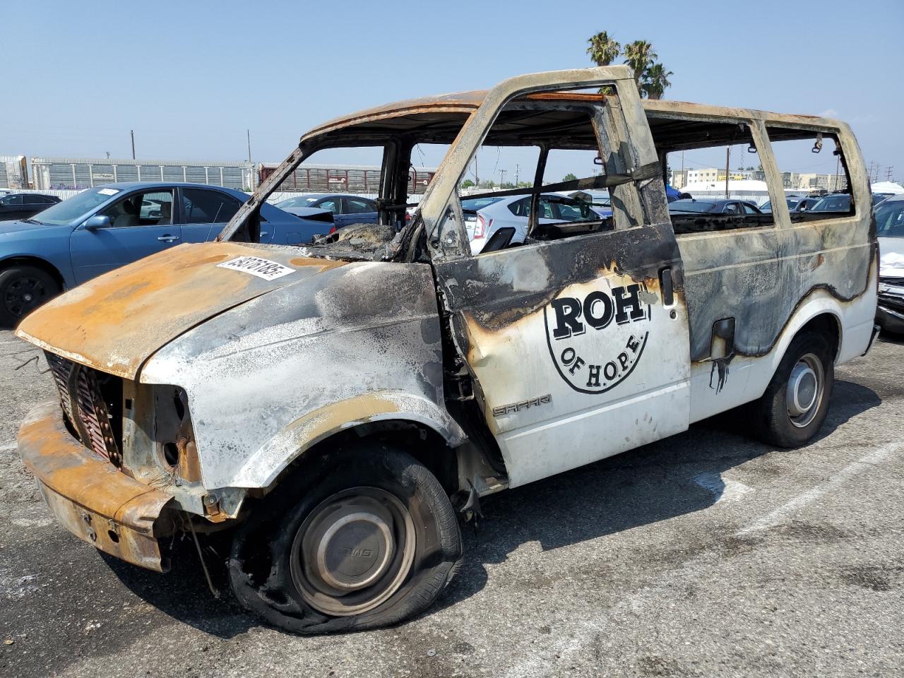 1998 GMC Safari, VIN 1GKDM19W8WB540040 — Burn