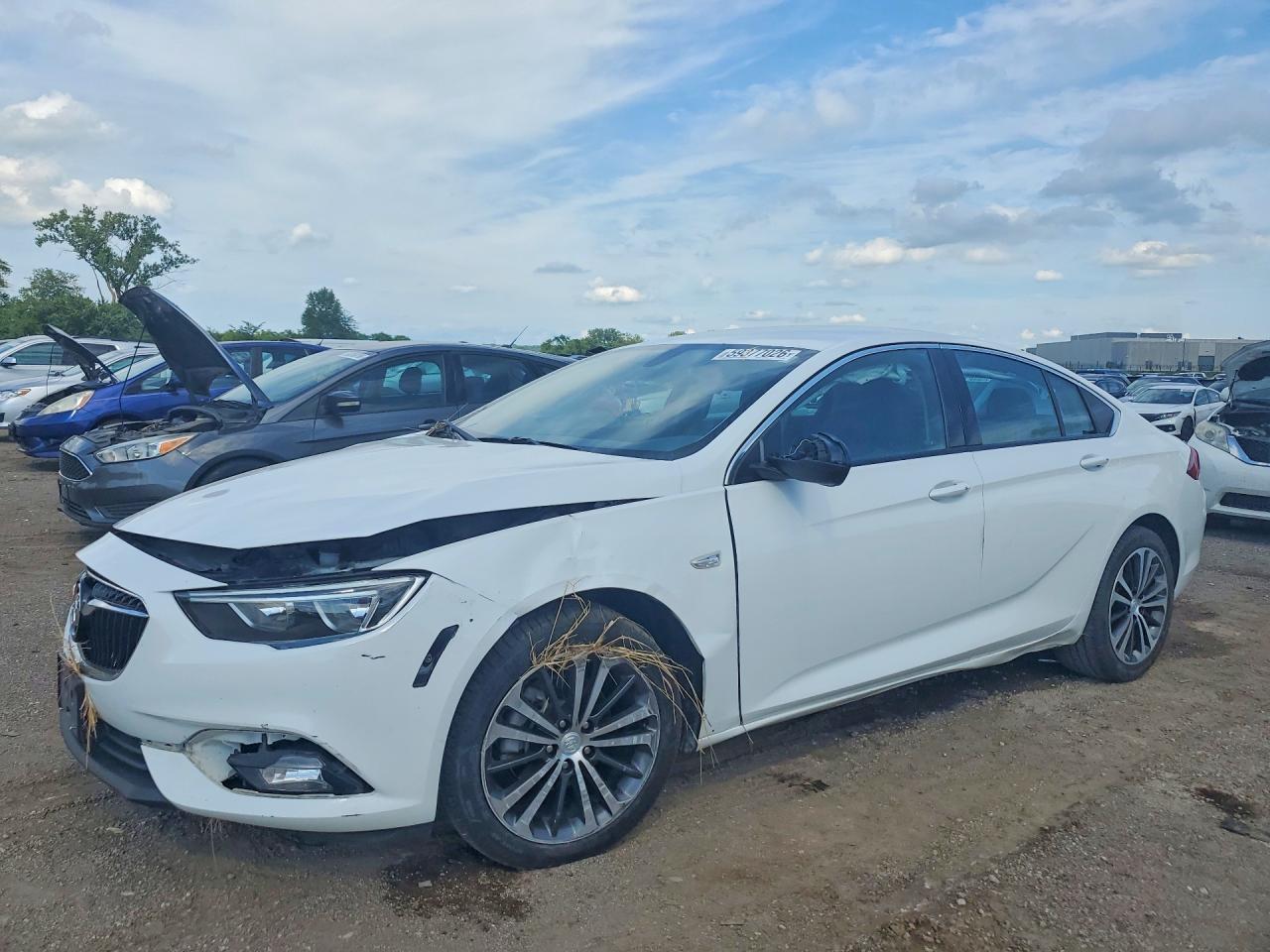 2019 Buick Regal Preferred II, VIN W04GM6SXXK1068197 — Перед
