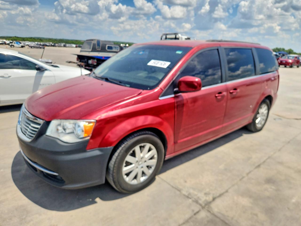 2013 Chrysler Town & Country Touring, VIN 2C4RC1BGXDR684646 — Side