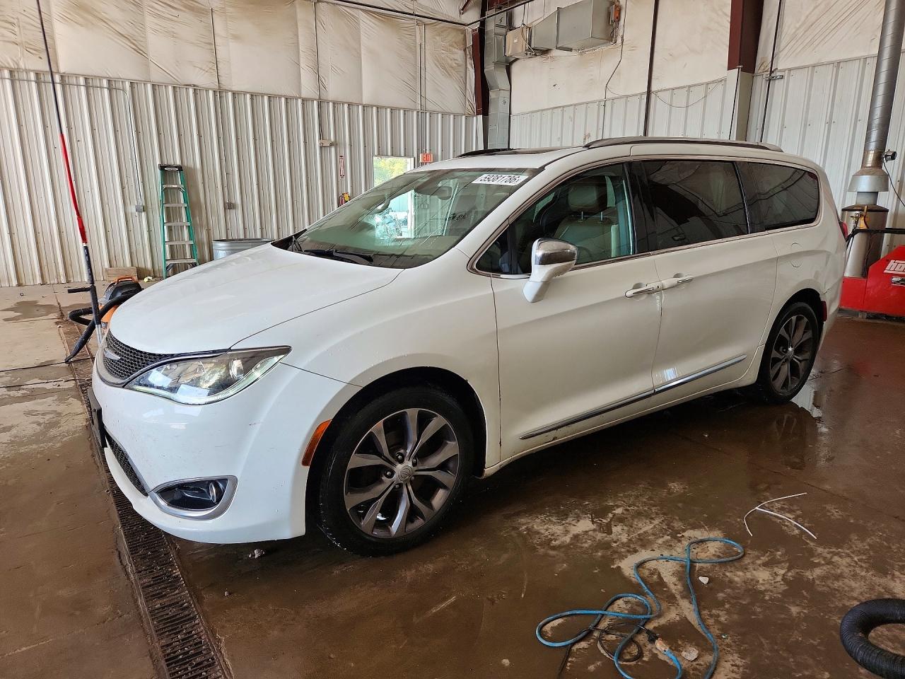 2018 Chrysler Pacifica Limited, VIN 2C4RC1GG6JR121002 — Rear end