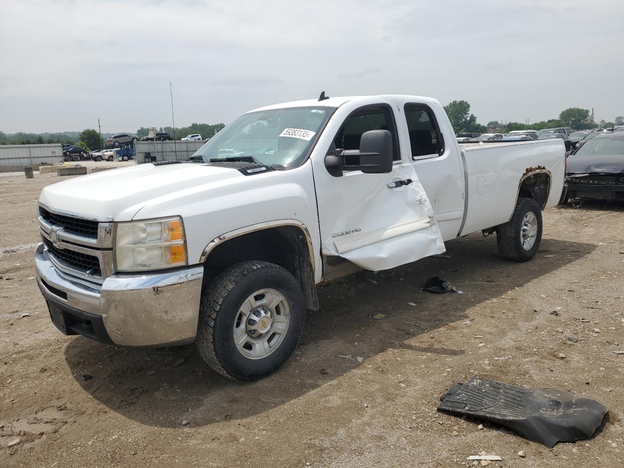 2010 Chevrolet Silverado 3500HD SRW LT, VIN 1GC5K0BG6AZ197408 — Side