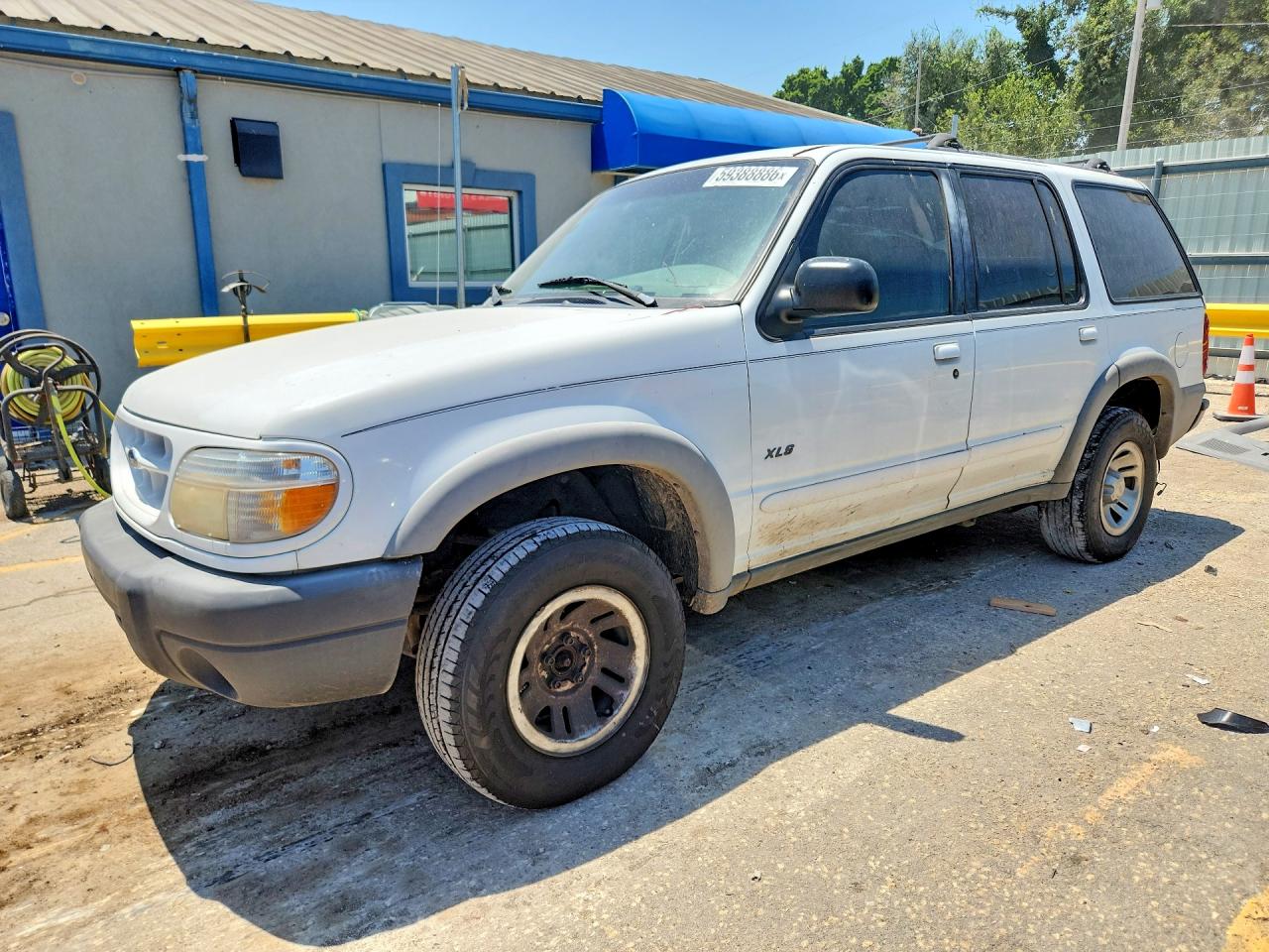 1999 Ford Explorer XL, VIN 1FMZU34X0XZB40023 — Бок