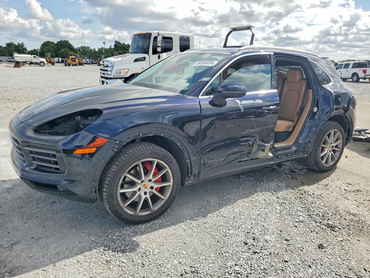 2019 Porsche Cayenne, VIN WP1AA2AY9KDA03717 — Side