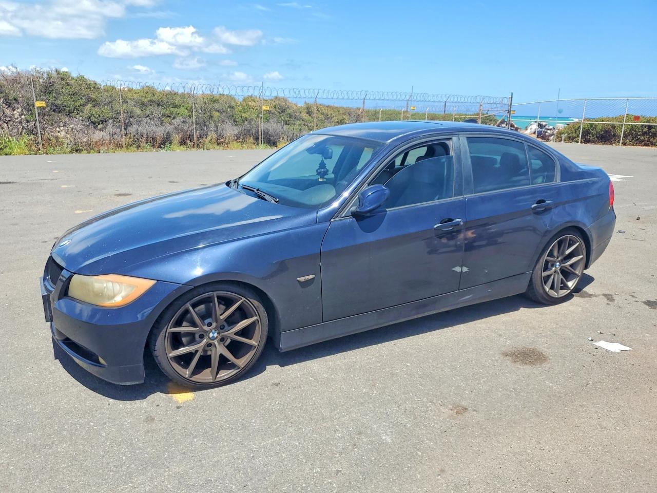 2006 BMW 3 Series 325i, VIN WBAVB13596KX34062 — Бок