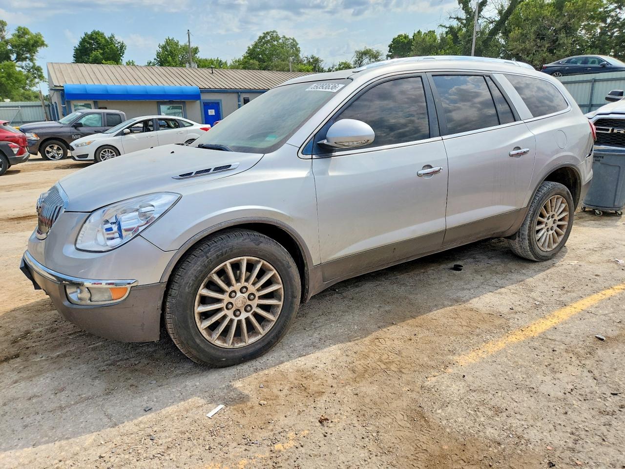 2010 Buick Enclave CXL 1XL, VIN 5GALRBED0AJ264374 — Зад