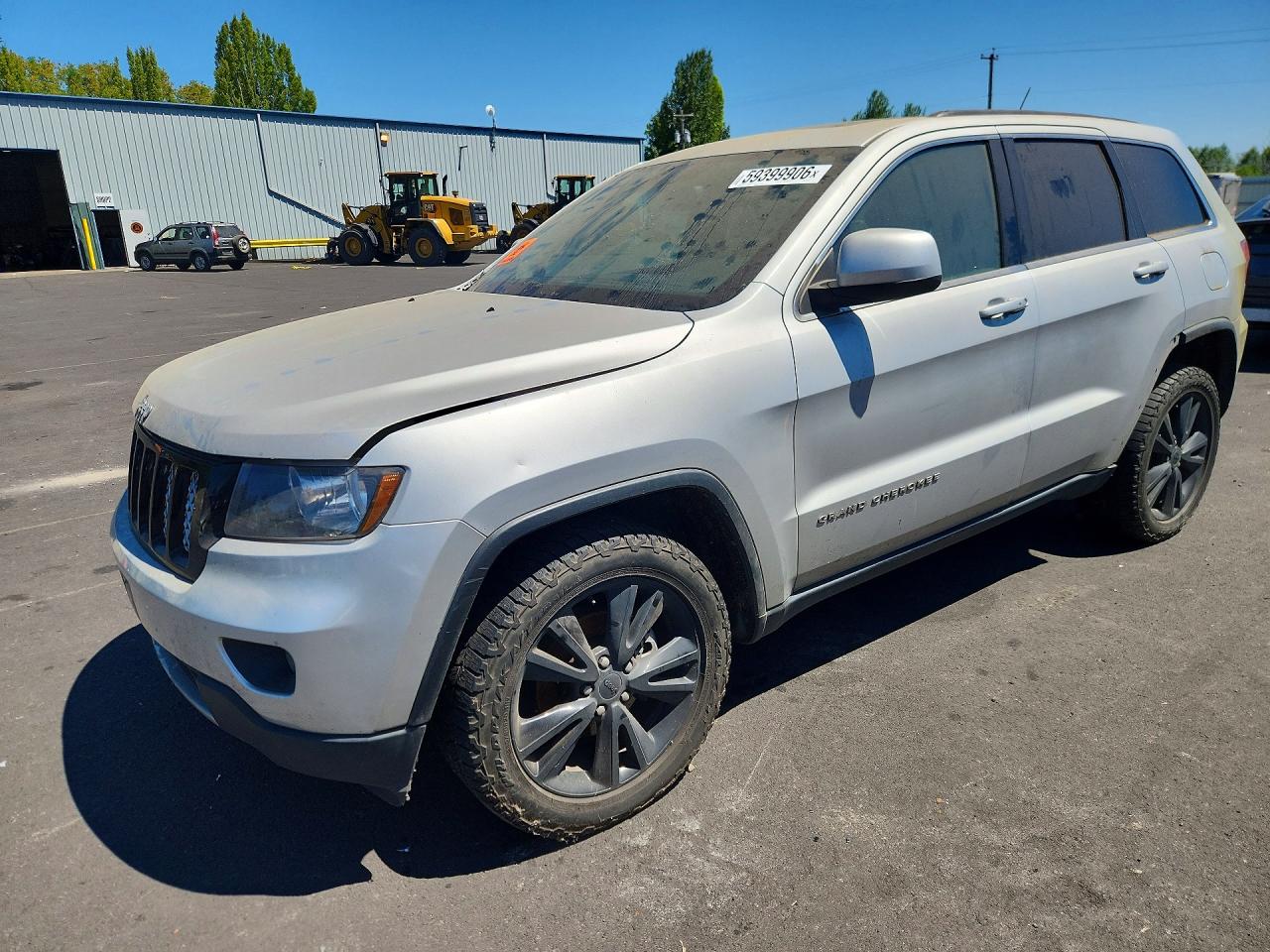 2013 Jeep Grand Cherokee Laredo, VIN 1C4RJEAG5DC588432 — Minor dents and scratches
