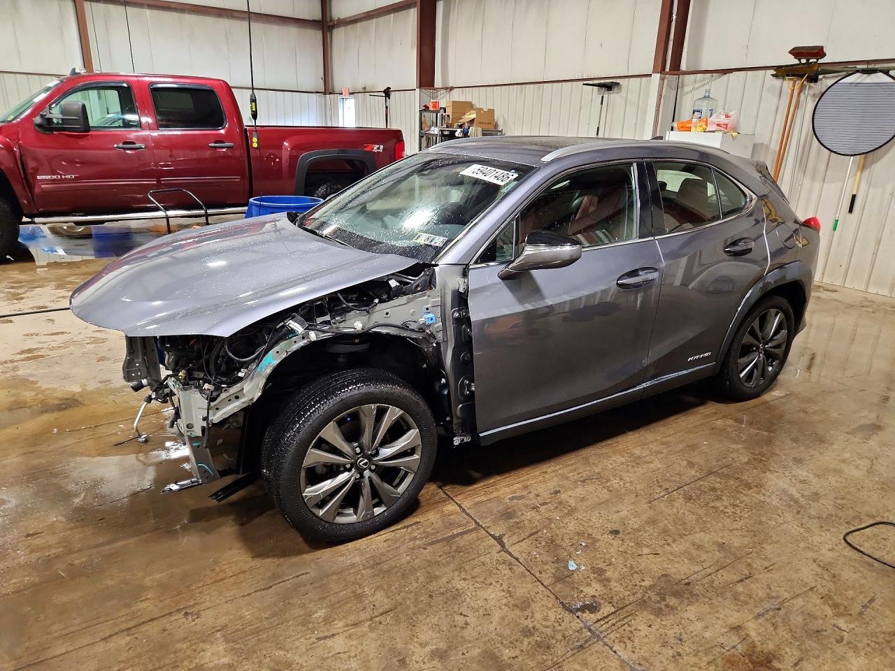2019 Lexus UX 250h, VIN JTHU9JBH2K2000913 — Перед