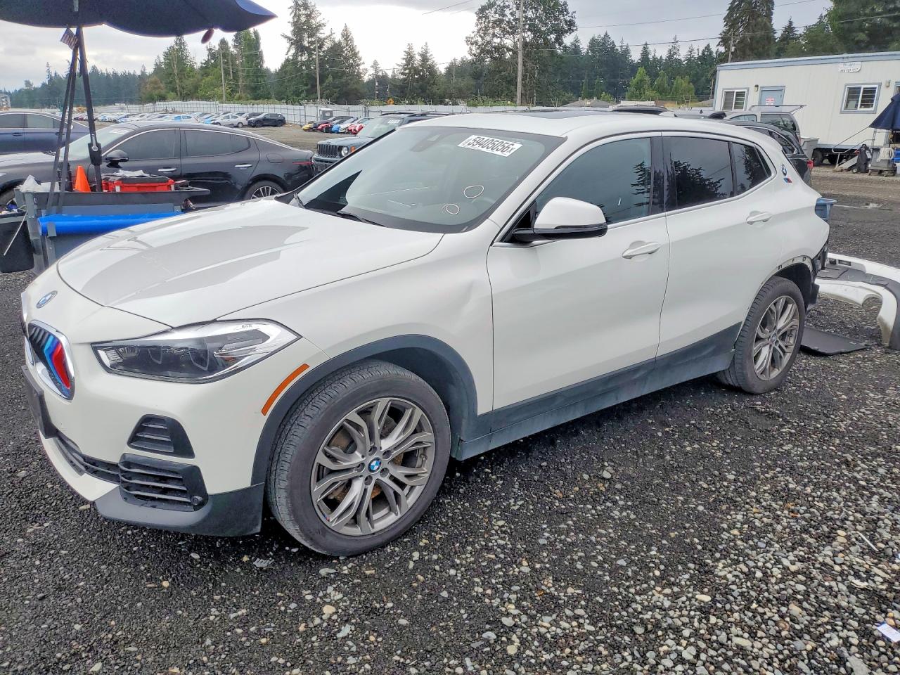 2022 BMW X2 xDrive28i, VIN WBXYJ1C05N5U16592 — Зад